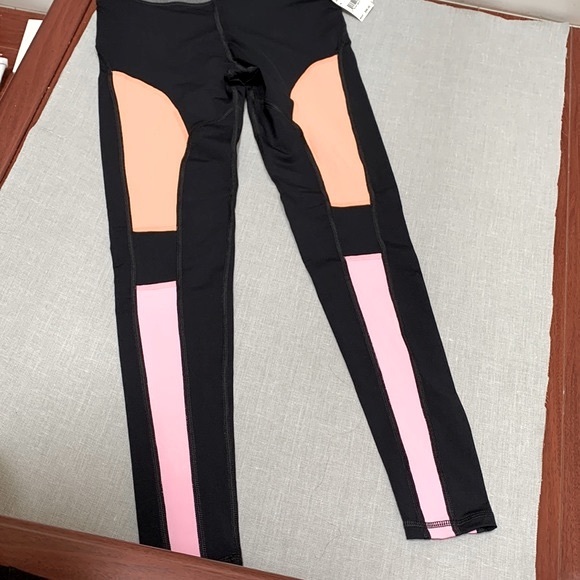 NEW.. Trina Turk Recreation…Legging.. - Picture 2 of 6